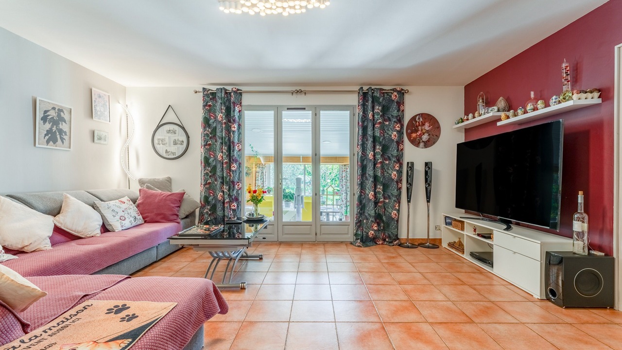 Photo of Livingroom in Faucon