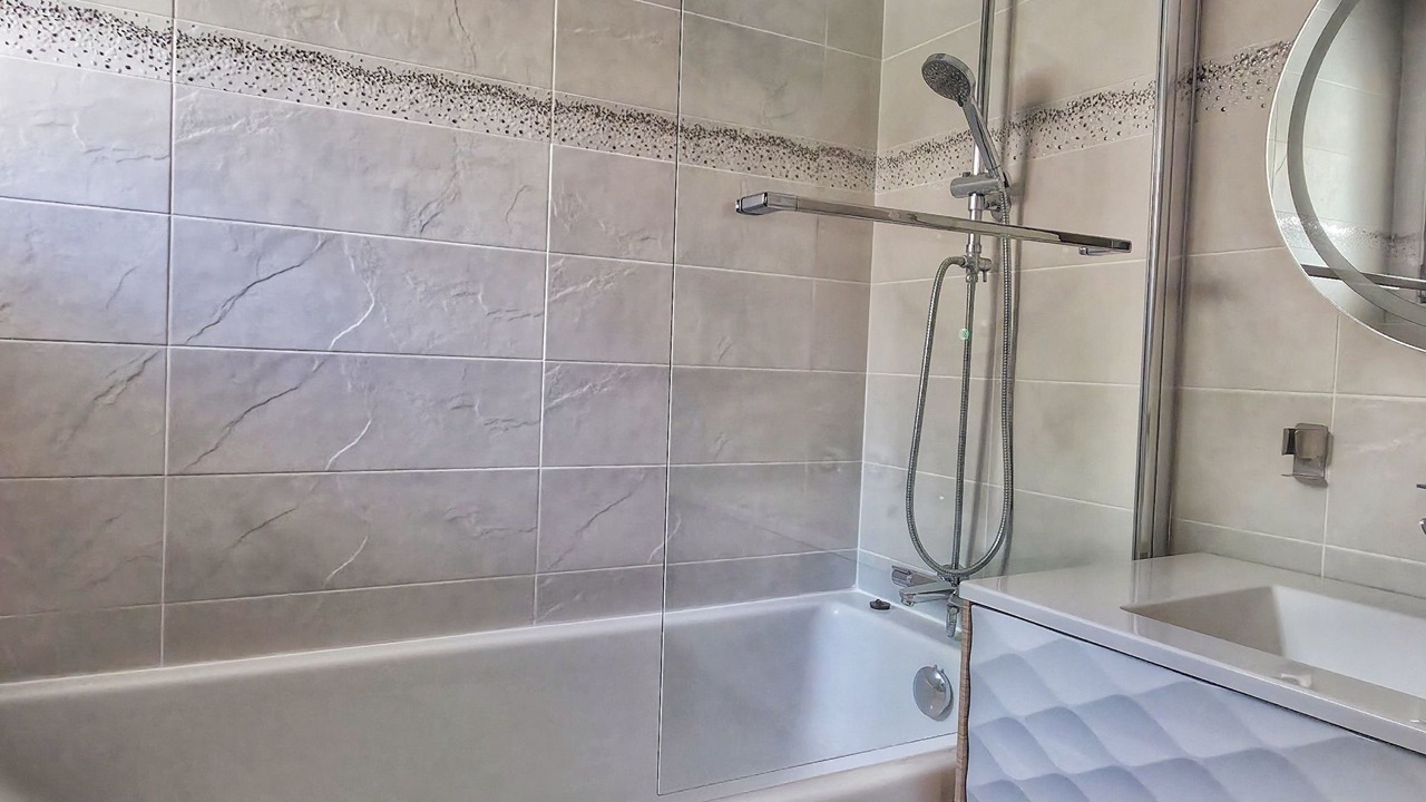 Photo of Bathroom in Roche-Saint-Secret