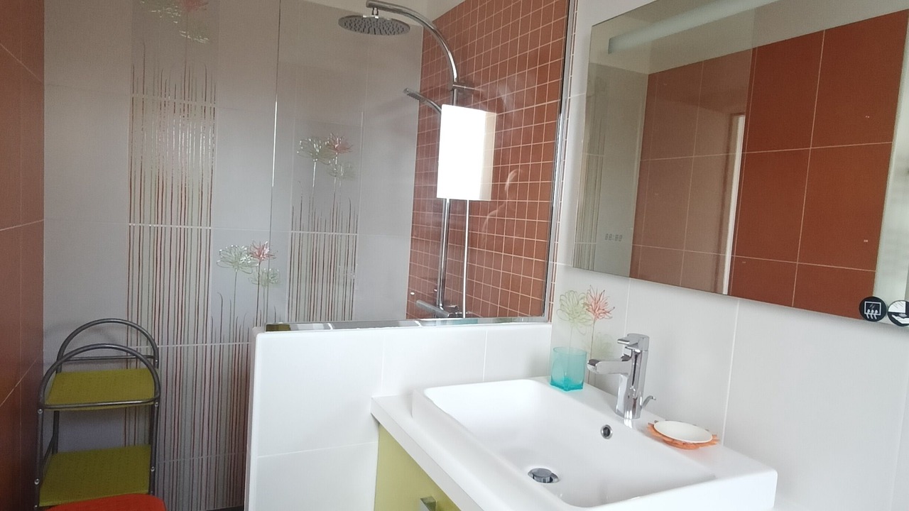 Photo of Bathroom in Caromb