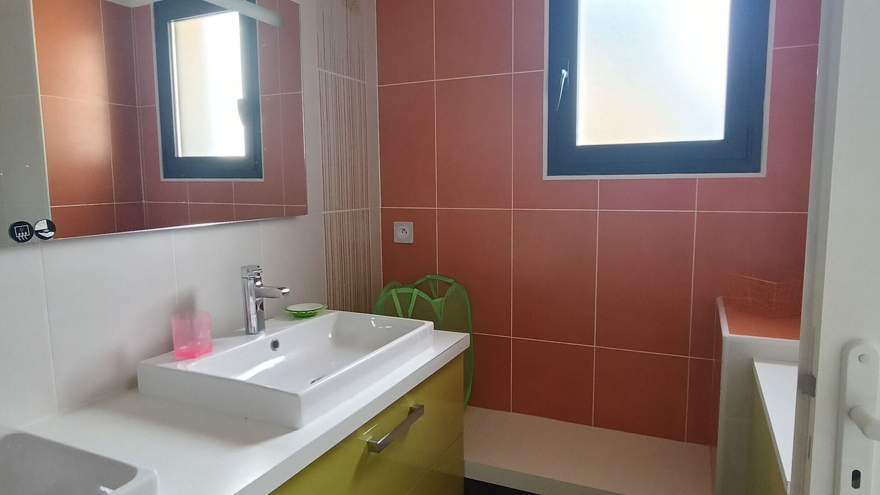 Photo of Bathroom in Caromb