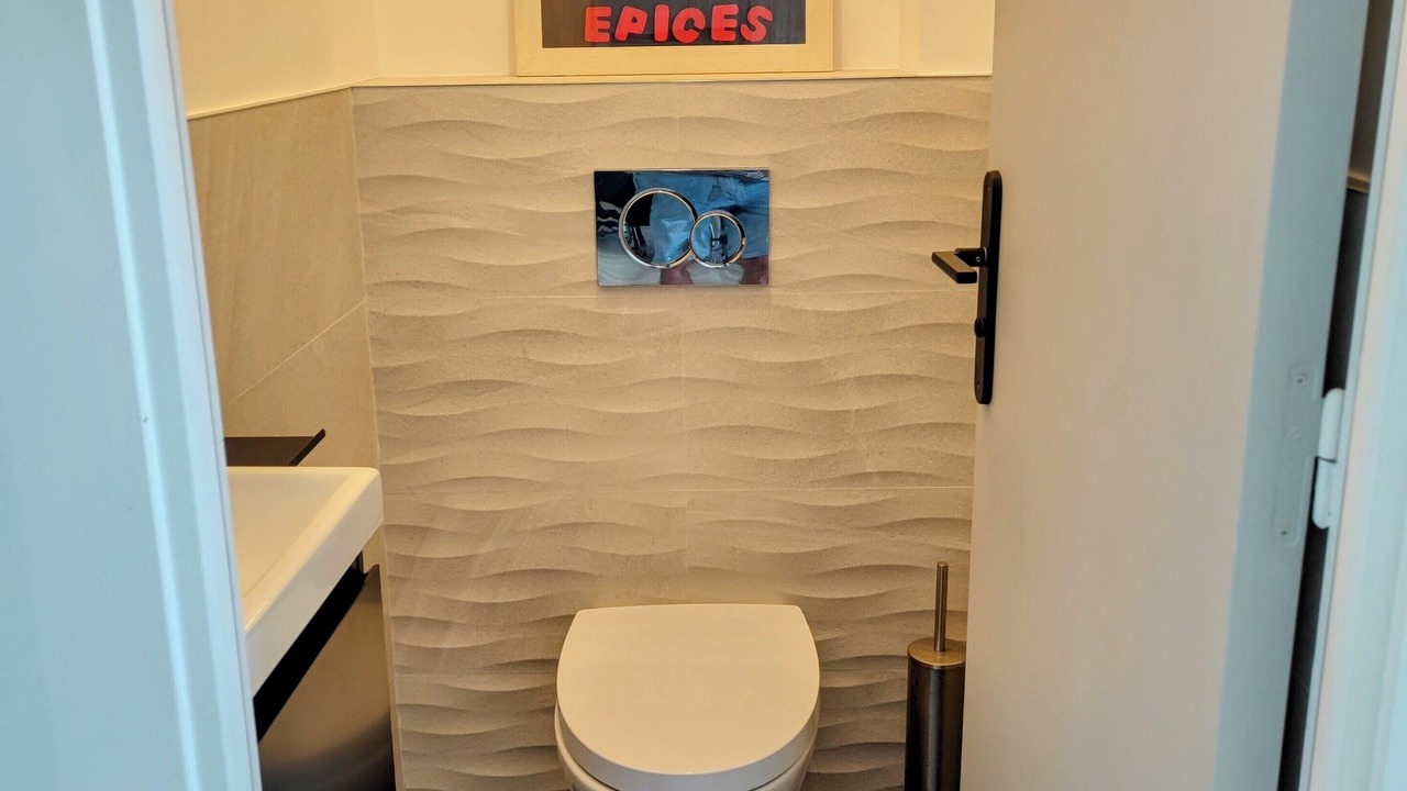 Photo of Bathroom in Joinville-le-Pont