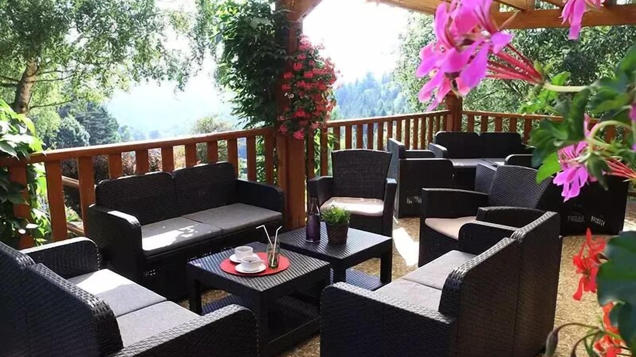 Photo of Patio Balcony in Chaudes-Aigues