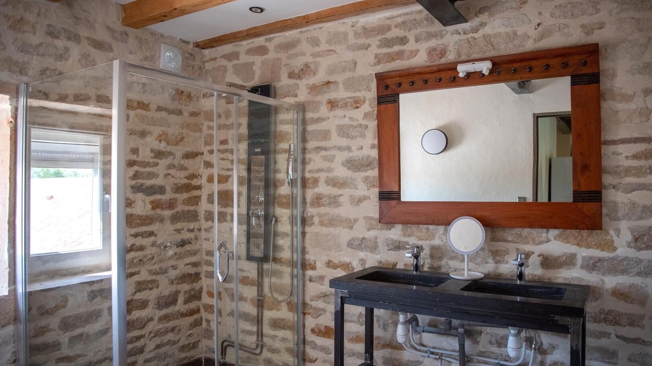 Photo of Bathroom in Tournus