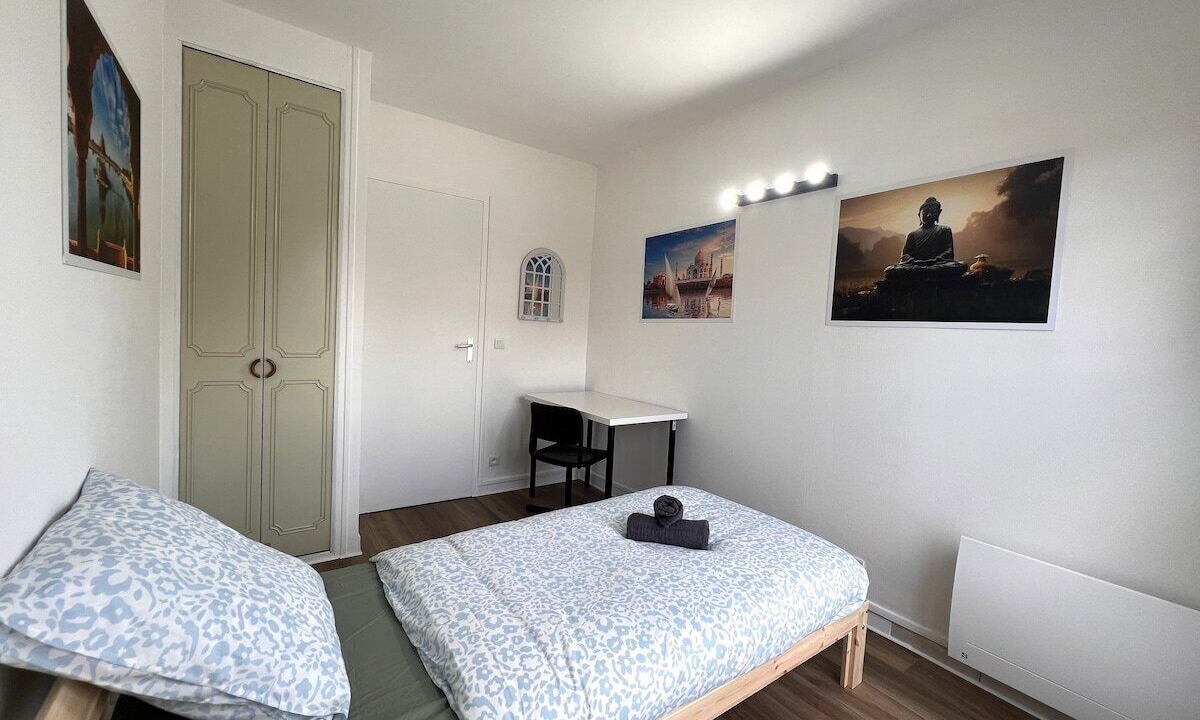 Photo of Bedroom in Bondoufle