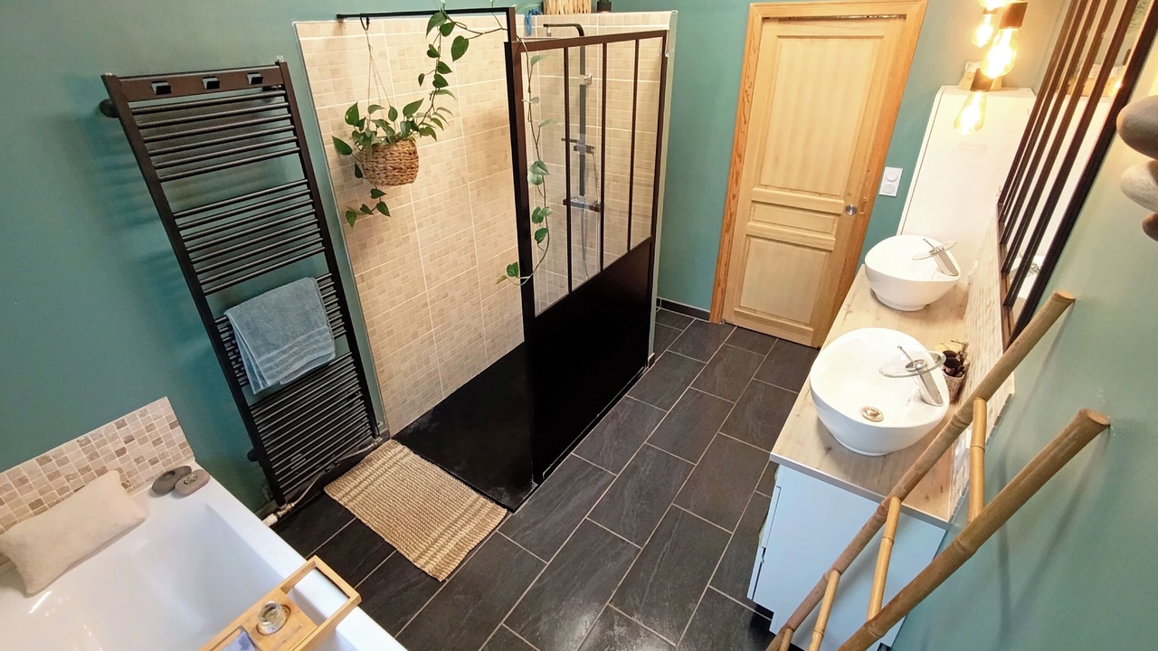 Photo of Bathroom in Lucy-sur-Cure