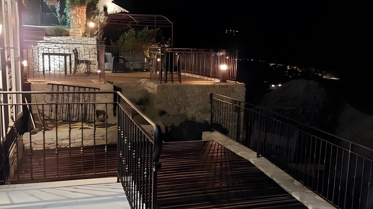 Photo of Patio Balcony in Montbrun-les-Bains