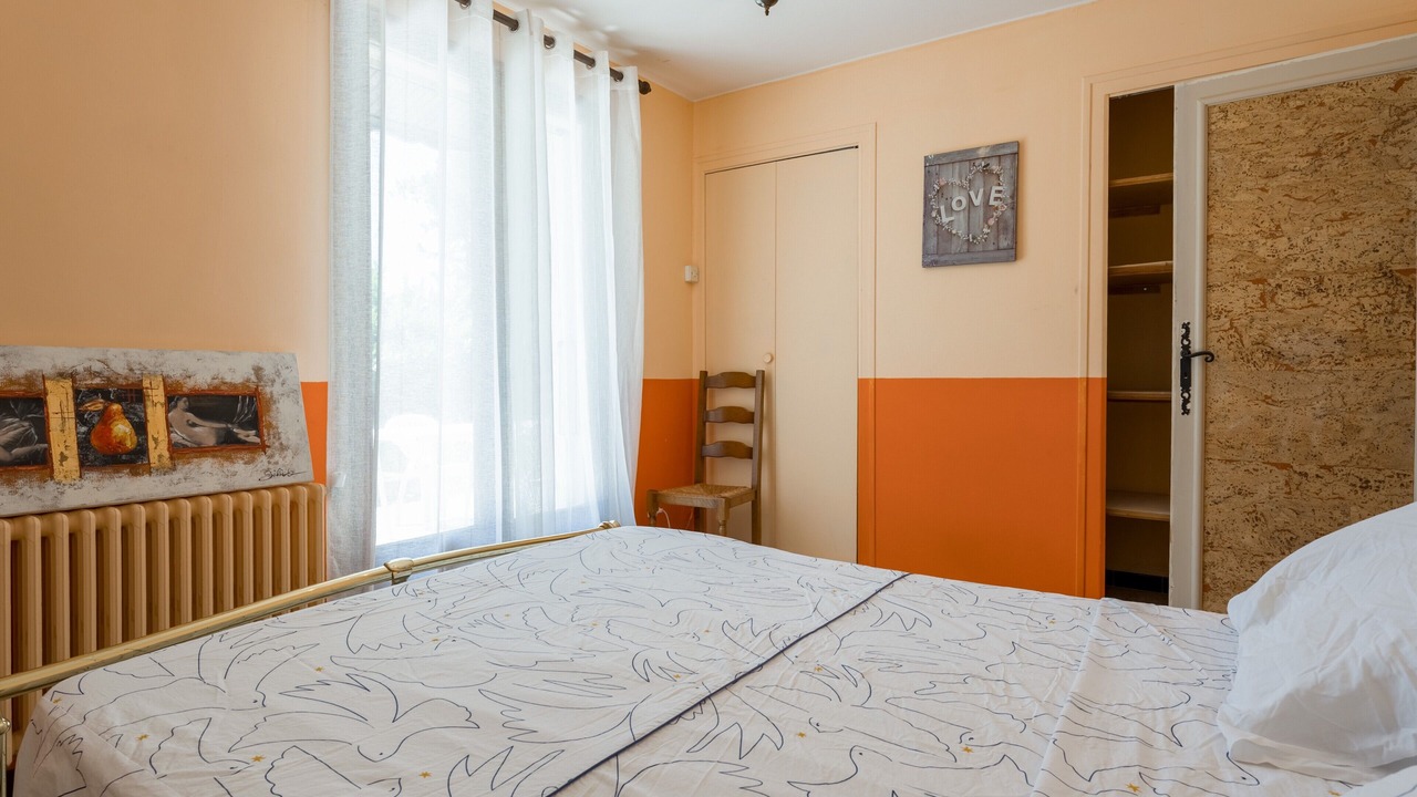 Photo of Bedroom in Taulignan
