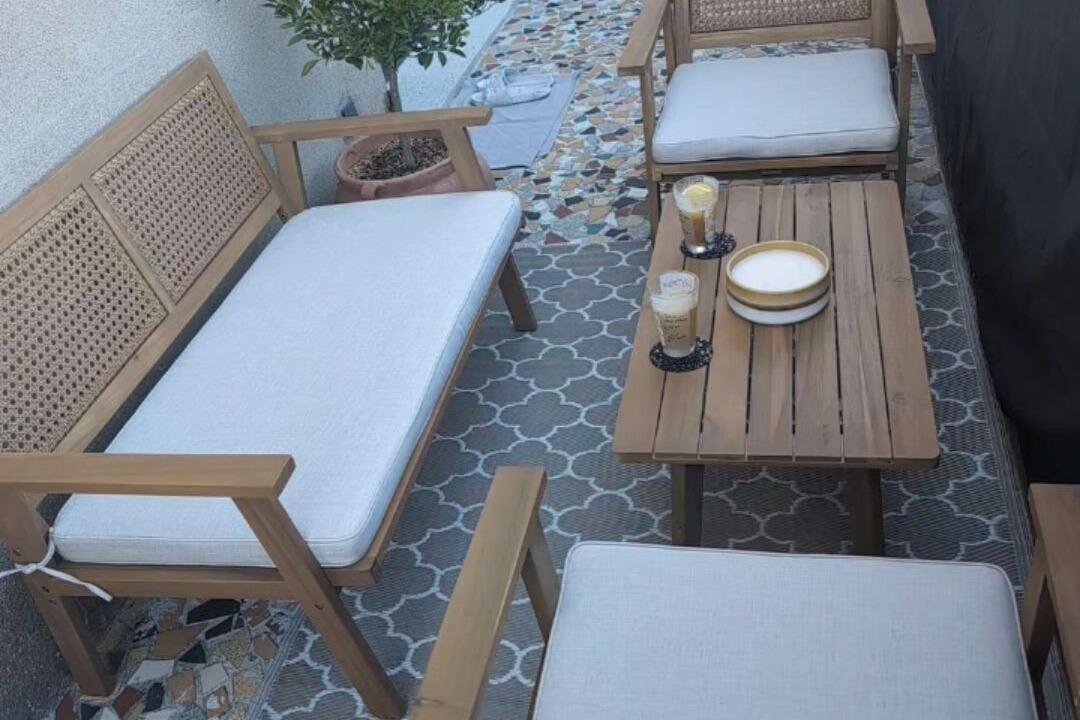 Photo of Patio Balcony in Vesseaux