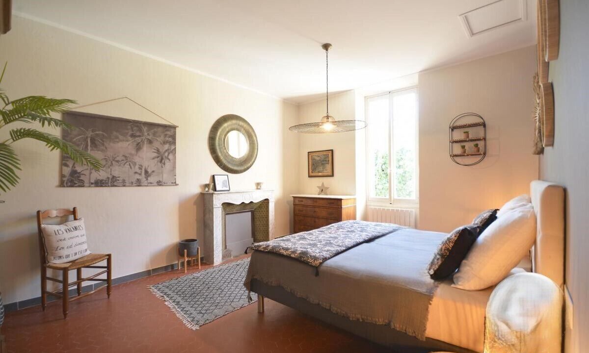 Photo of Bedroom in Loriol-du-Comtat