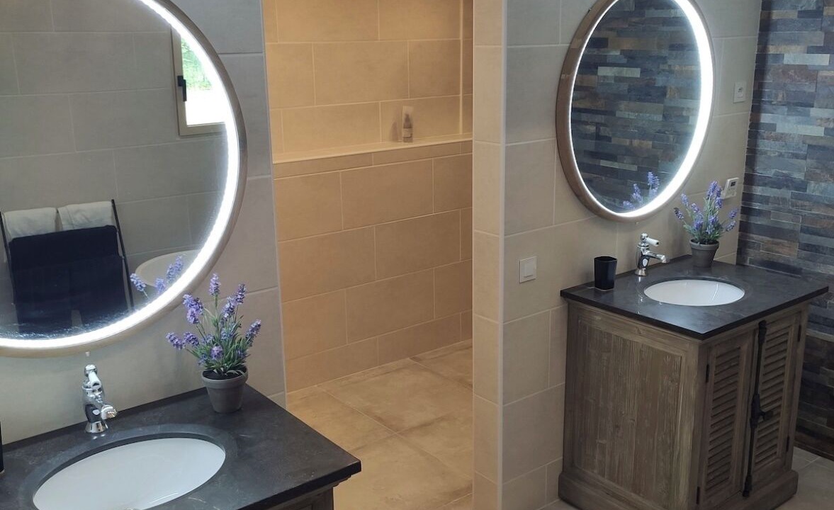 Photo of Bathroom in Loriol-du-Comtat