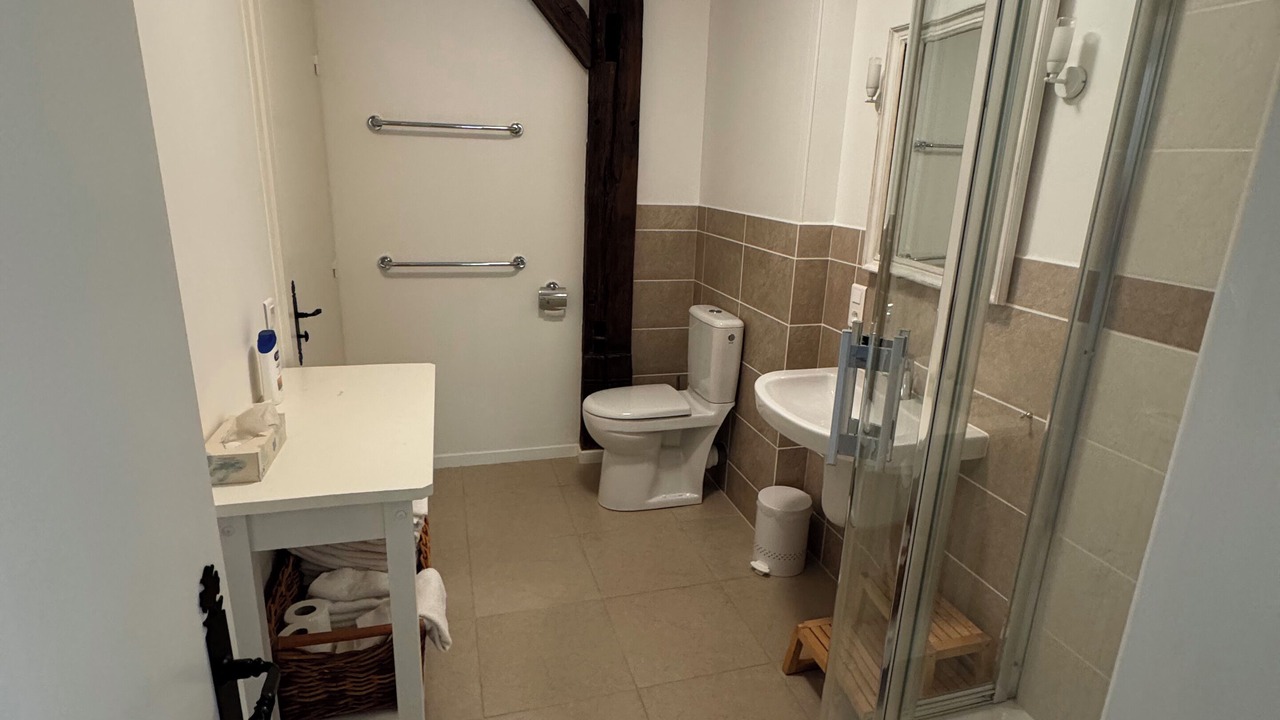 Photo of Bathroom in Servance-Miellin