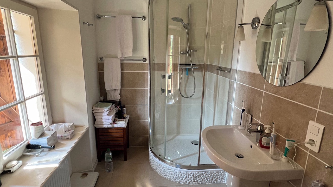 Photo of Bathroom in Servance-Miellin
