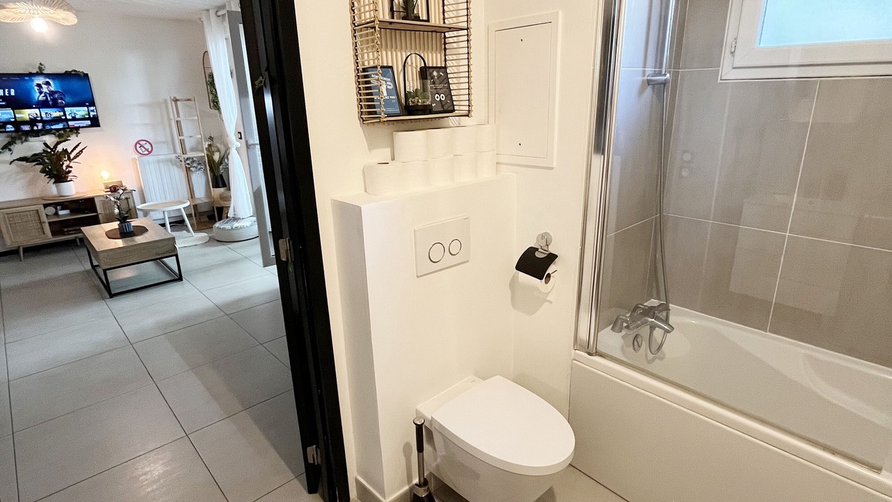 Photo of Bathroom in Romainville
