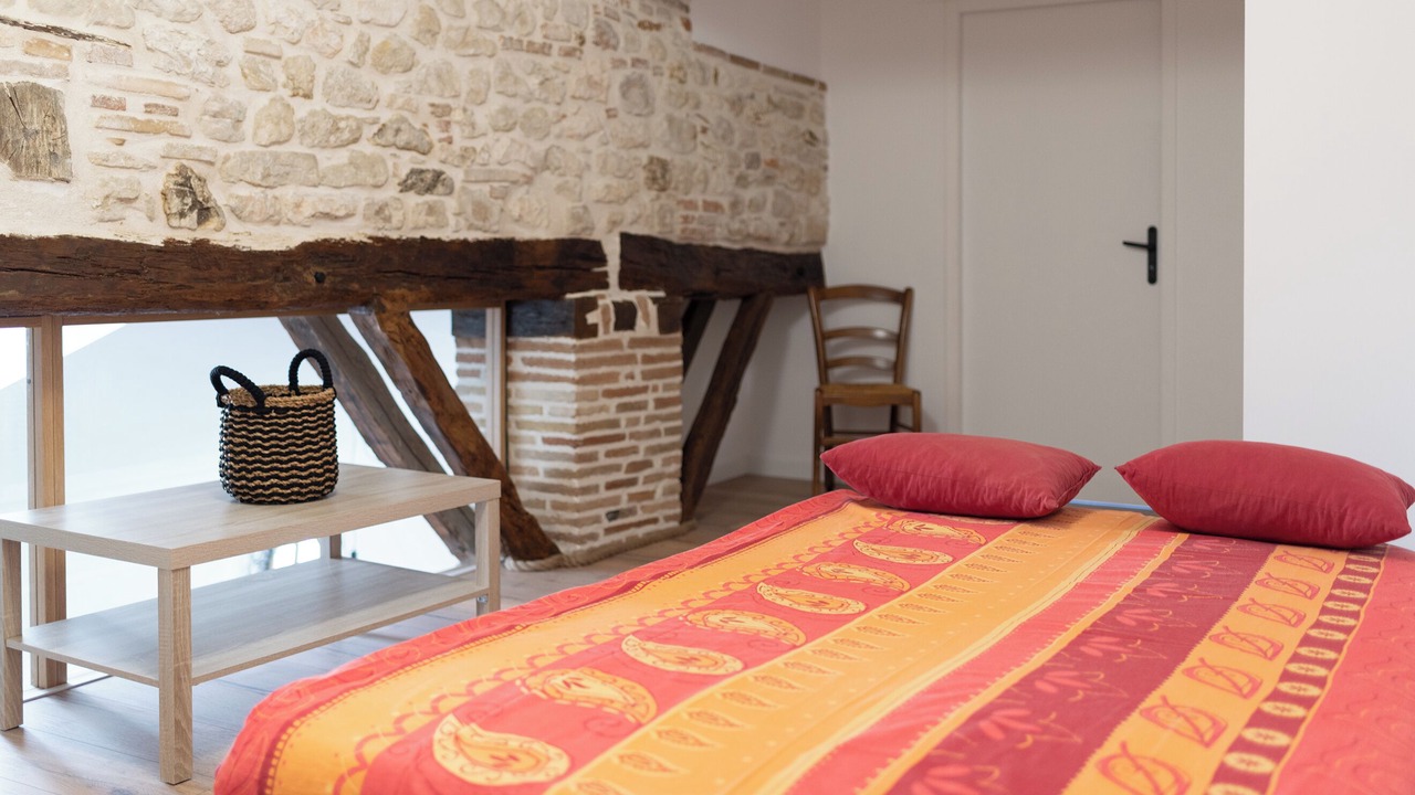 Photo of Bedroom in Castelnau-de-Montmiral
