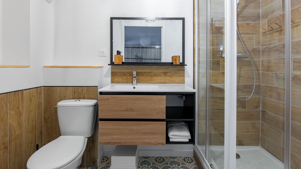 Photo of Bathroom in Castelnau-de-Montmiral