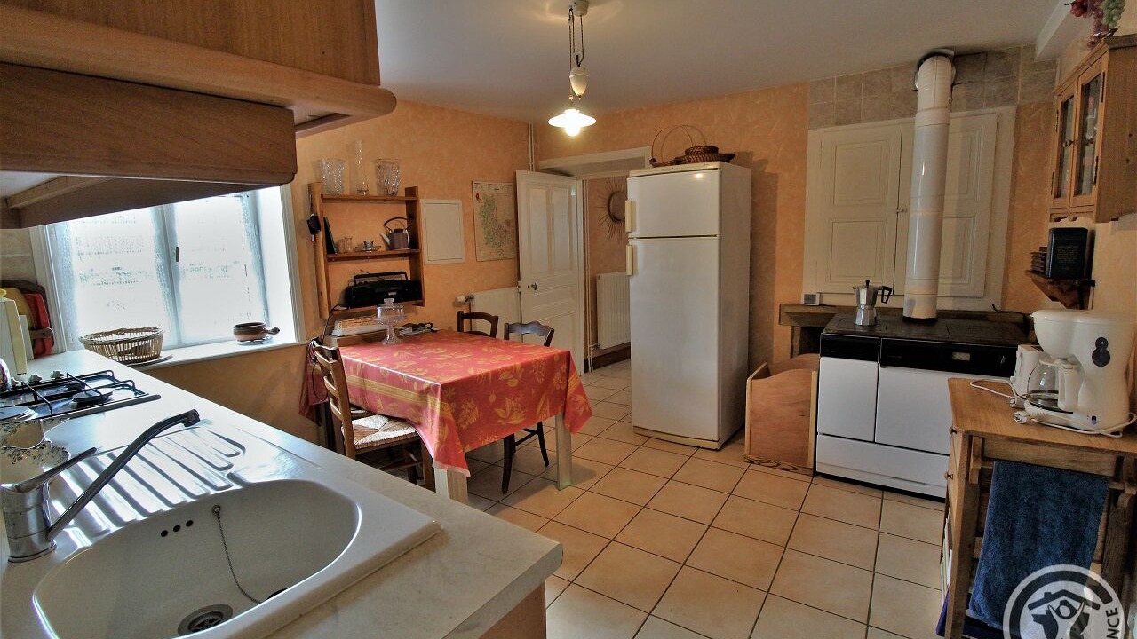 Photo of Kitchen in Poule-les-Echarmeaux