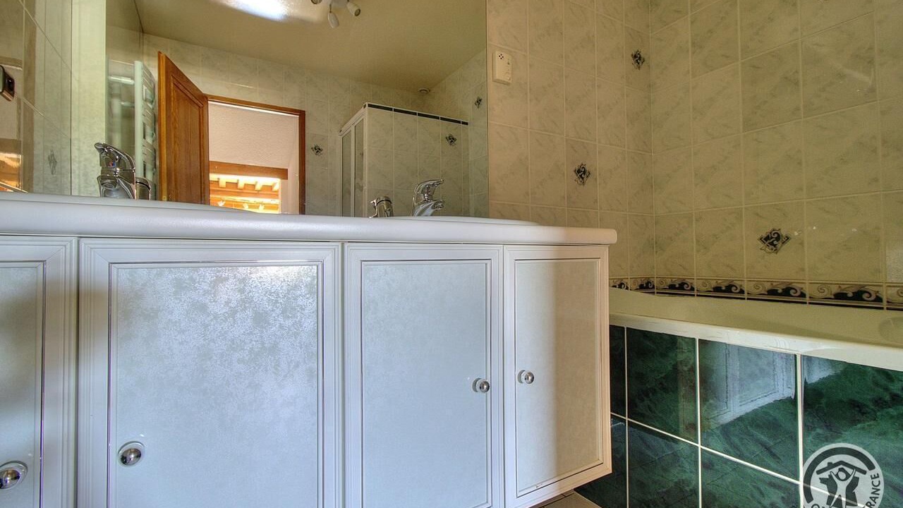Photo of Bathroom in Julienas
