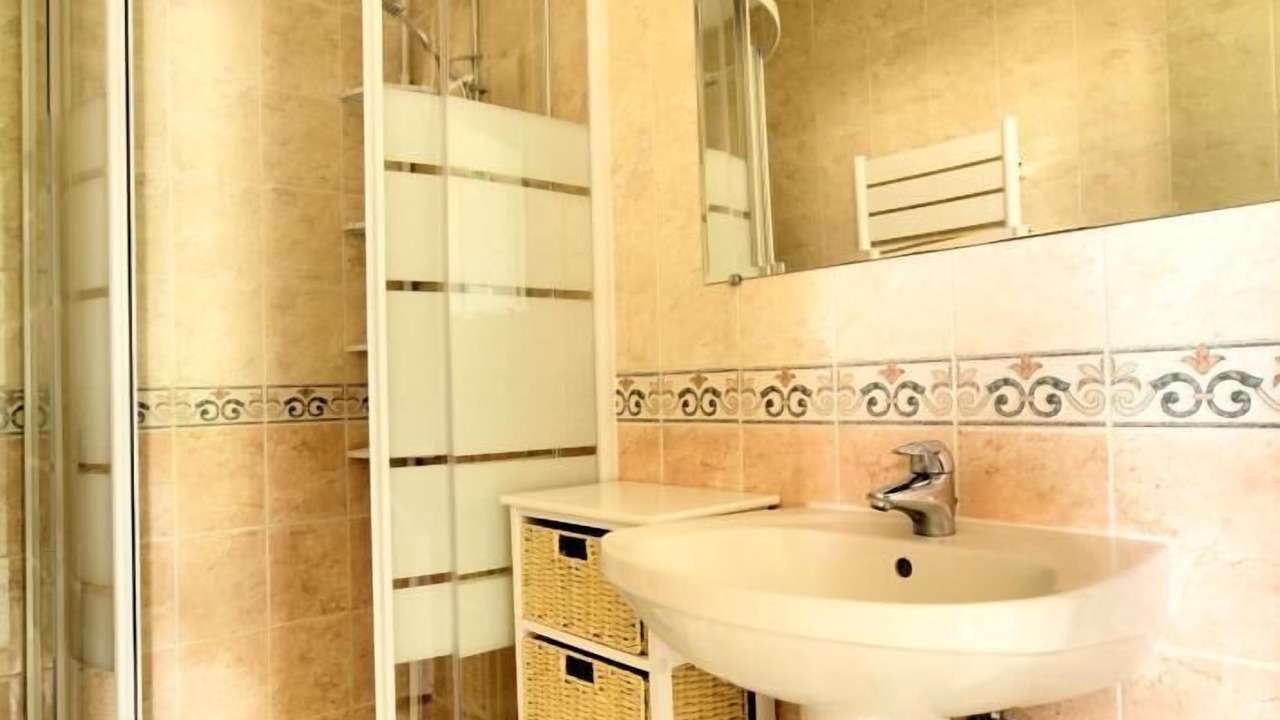 Photo of Bathroom in Regnie-Durette