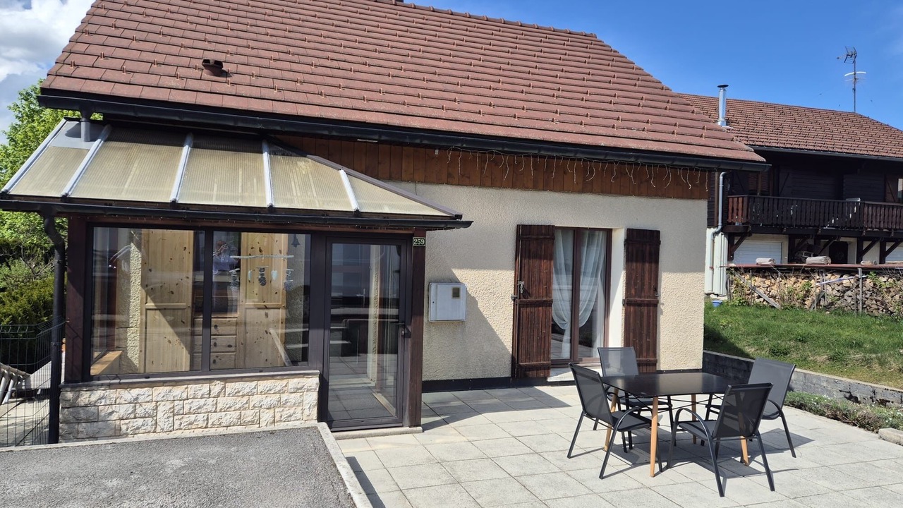 Photo of Outdoor in Premanon