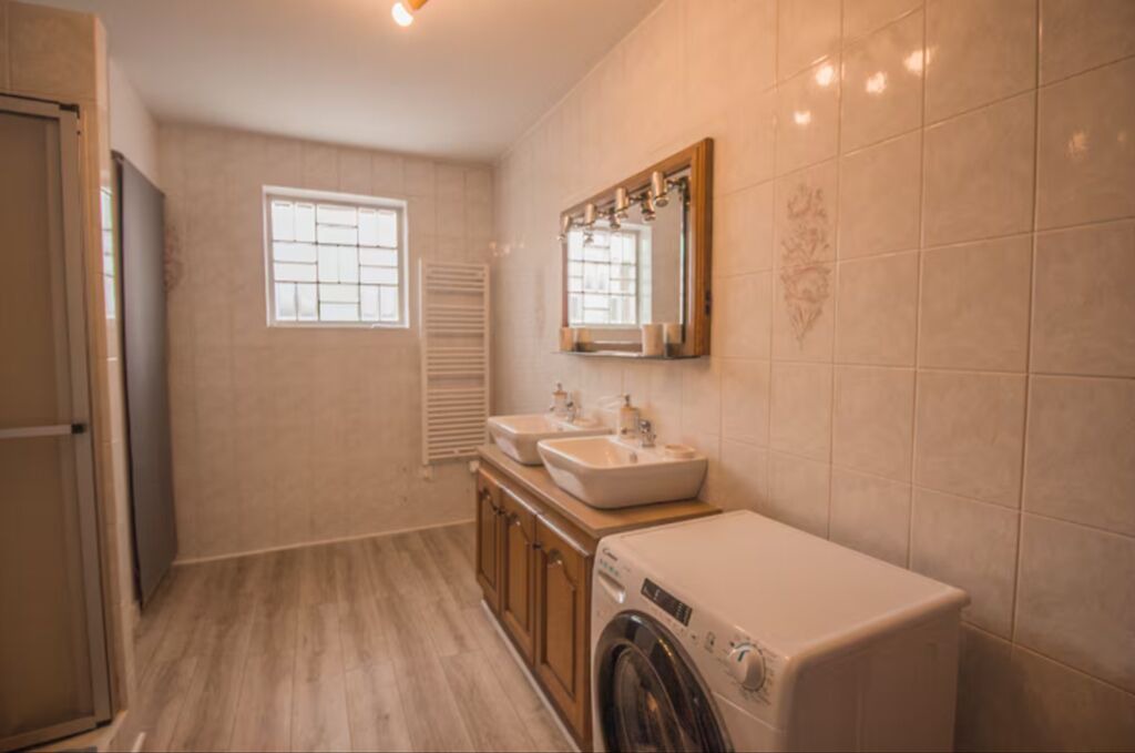 Photo of Bathroom in Cherisey