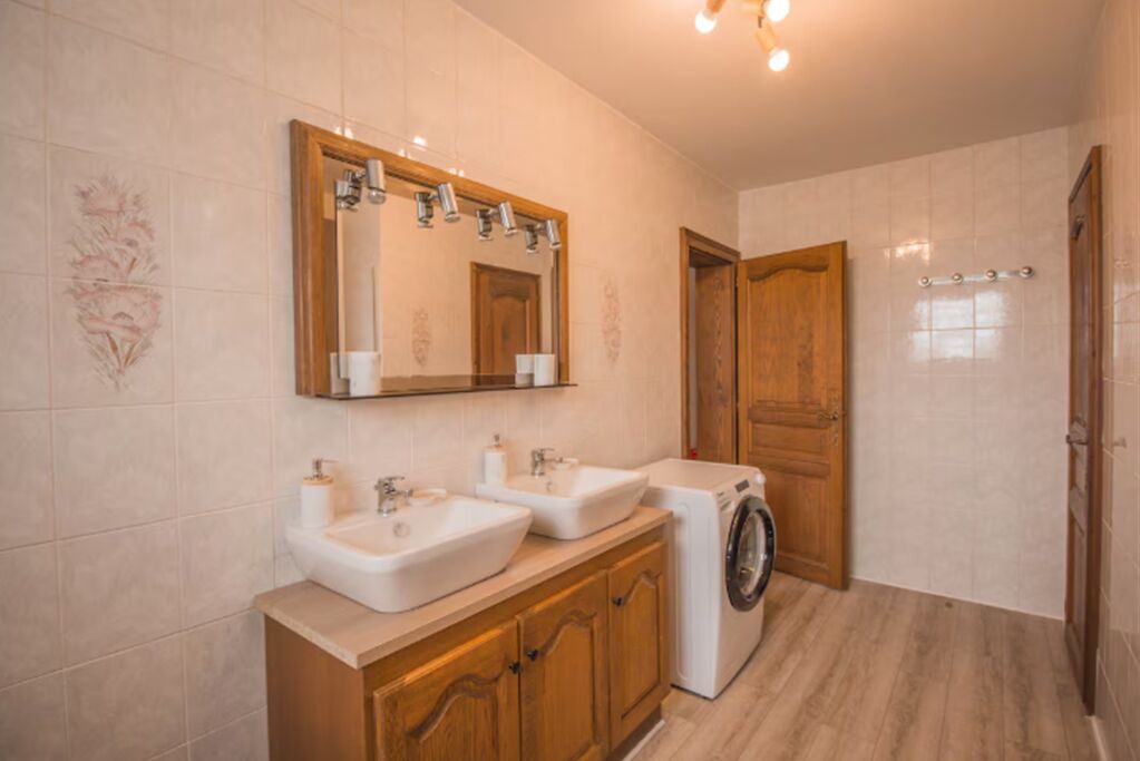 Photo of Bathroom in Cherisey
