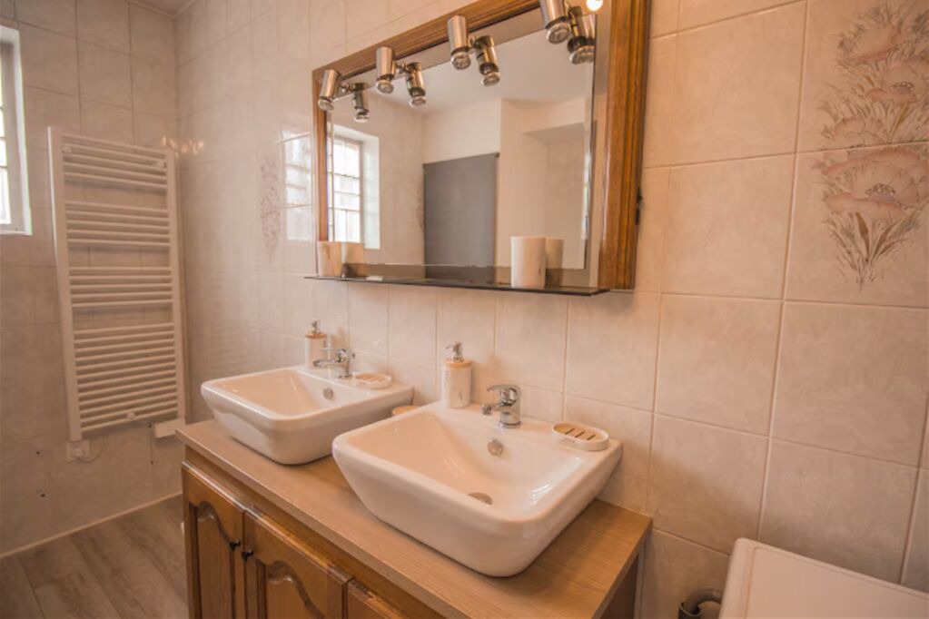 Photo of Bathroom in Cherisey