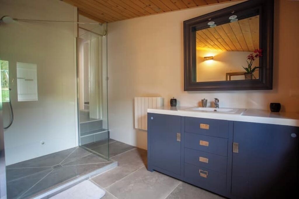 Photo of Bathroom in Bullion