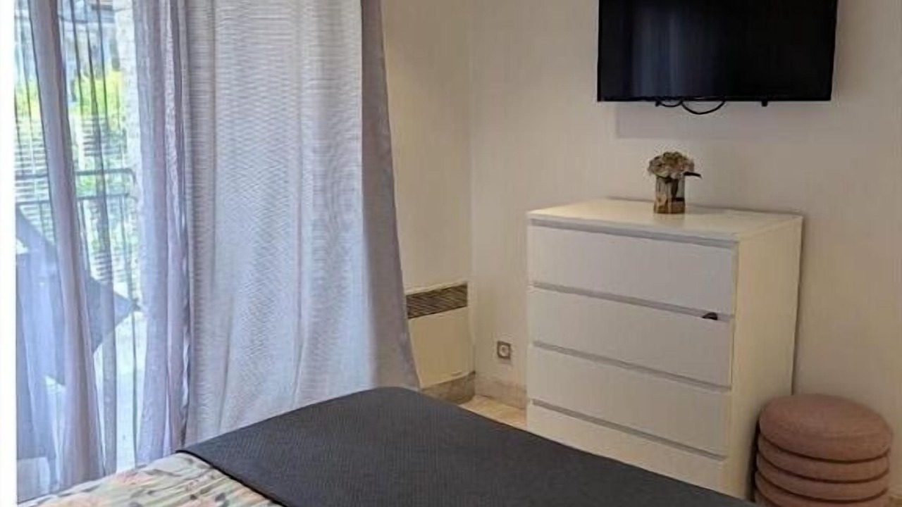 Photo of Bedroom in Alfortville