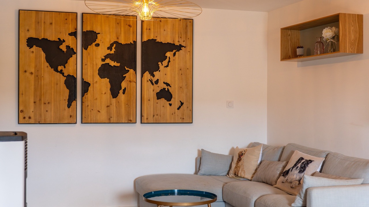 Photo of Livingroom in Ailhon