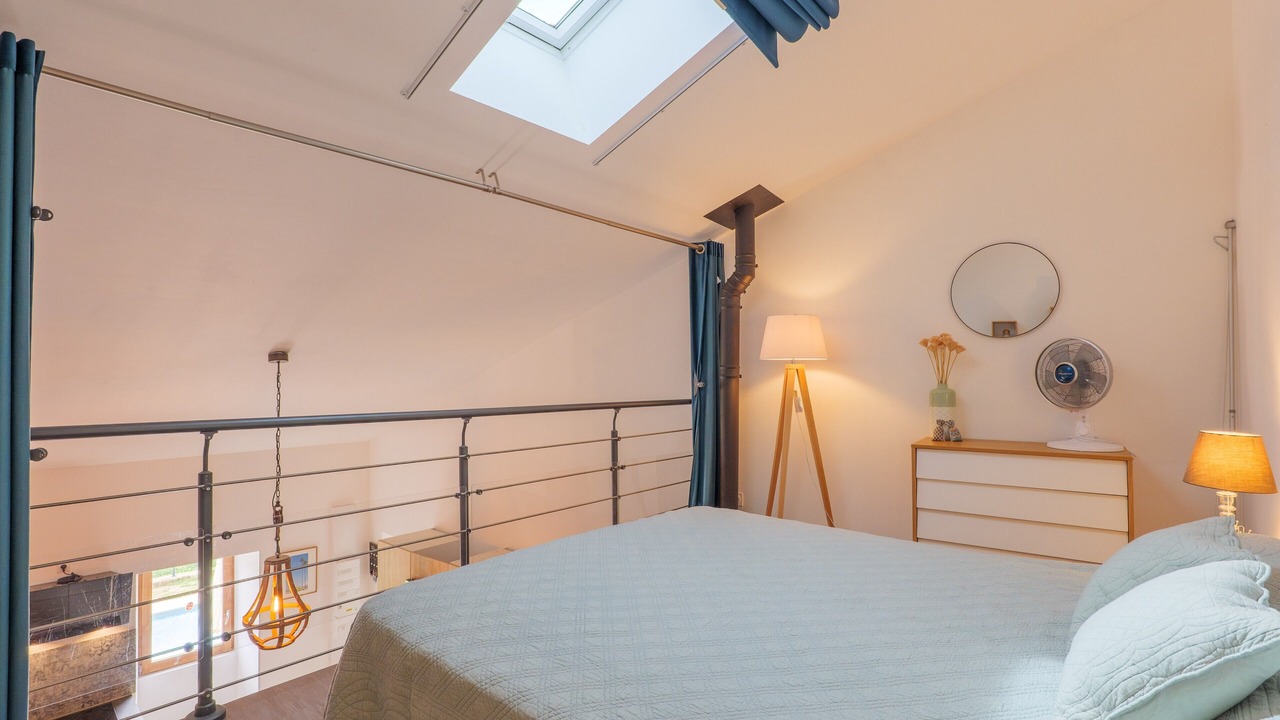 Photo of Bedroom in Ailhon