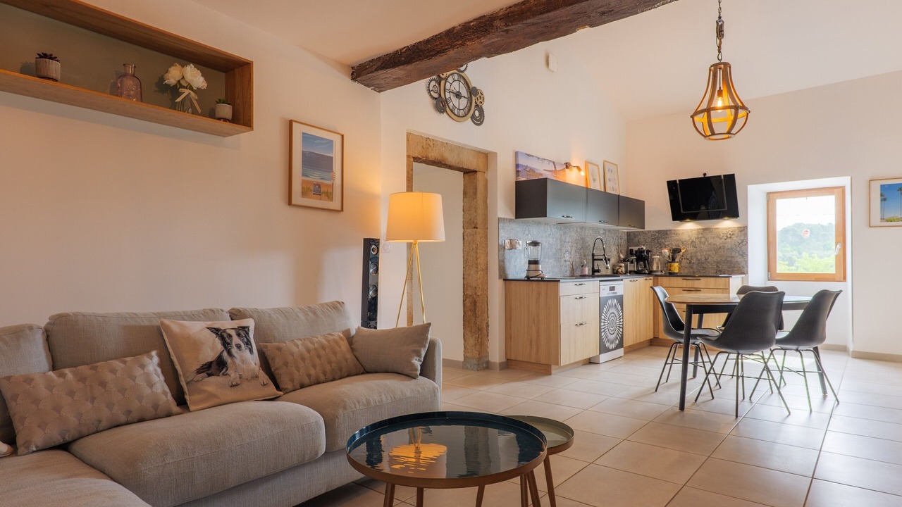 Photo of Livingroom in Ailhon