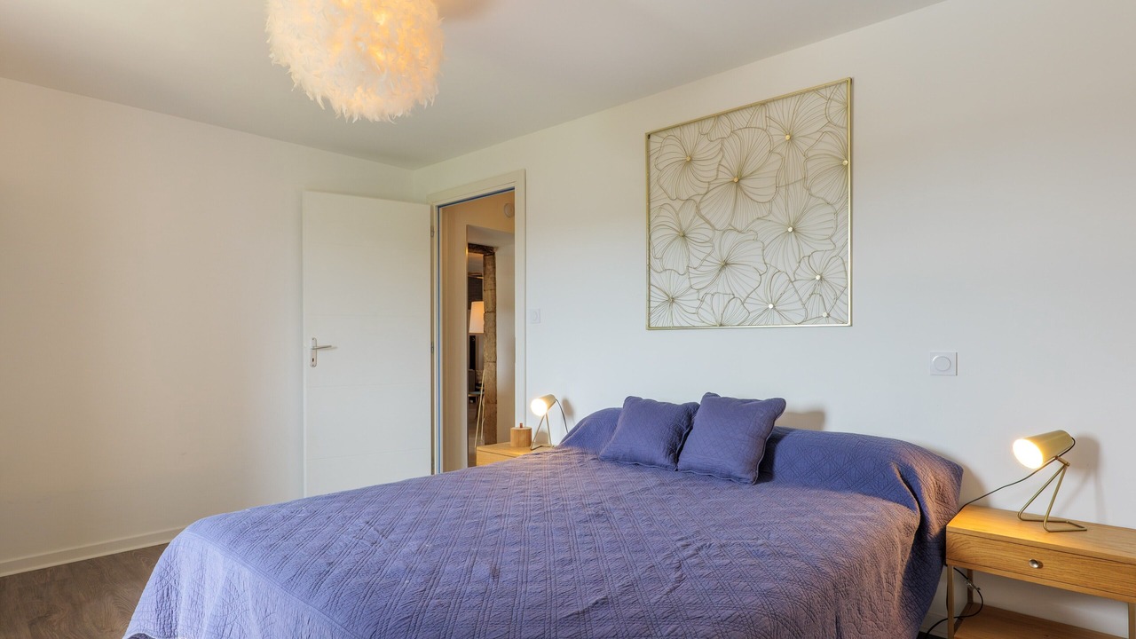 Photo of Bedroom in Ailhon