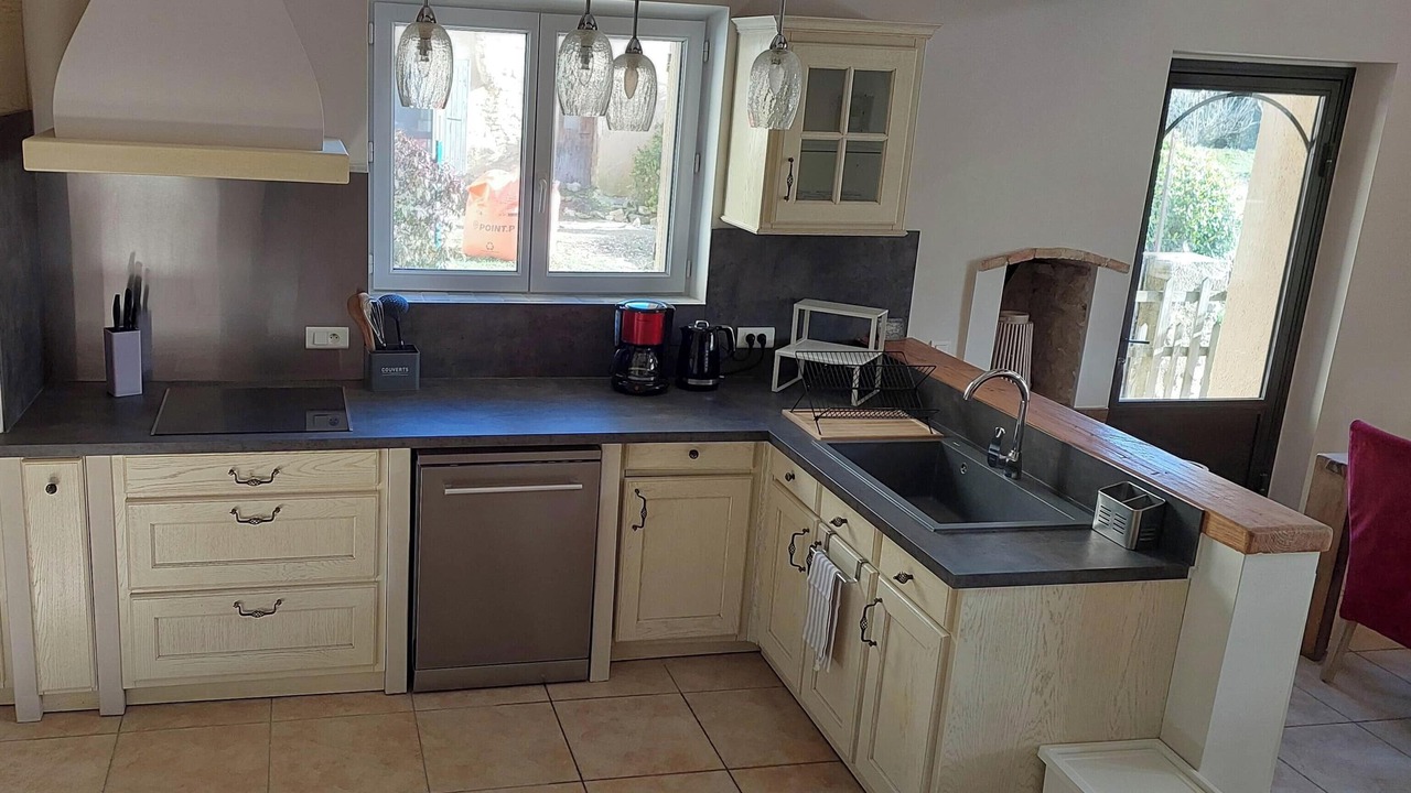 Photo of Kitchen in Beaumont-du-Ventoux