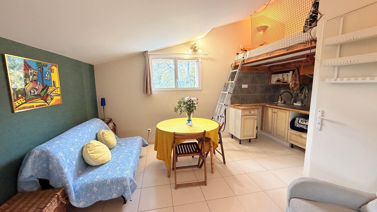 Photo of Livingroom in Taulignan