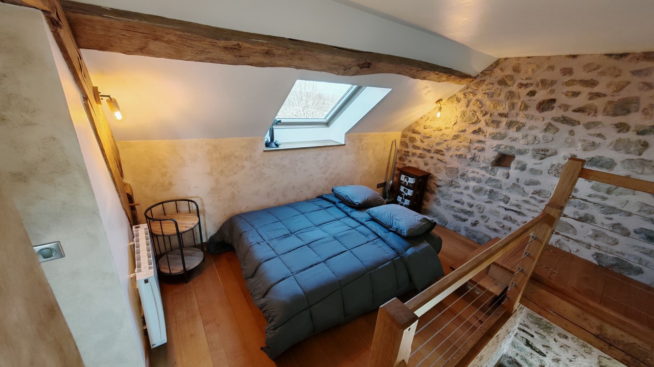 Photo of Bedroom in Quarre-les-Tombes