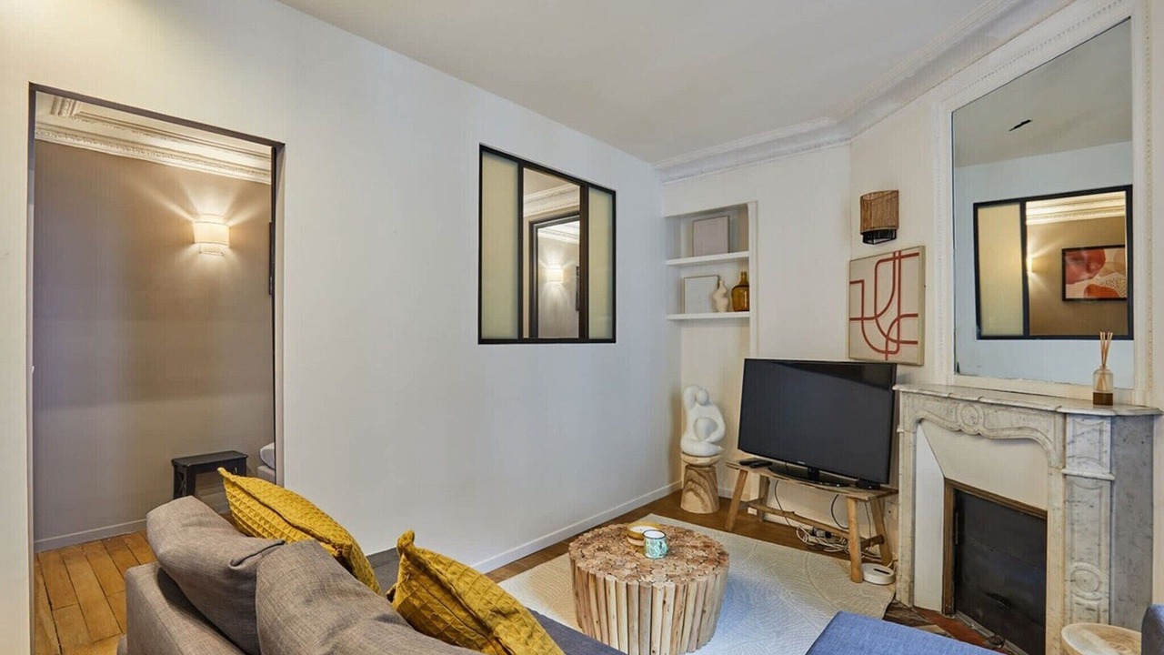 Photo of Livingroom in 10th Arrondissement