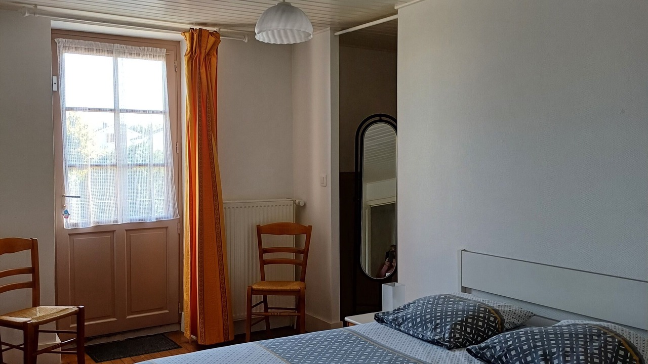 Photo of Bedroom in Ladoix-Serrigny