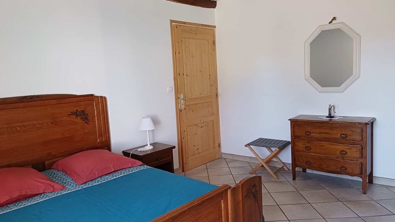 Photo of Bedroom in Ladoix-Serrigny