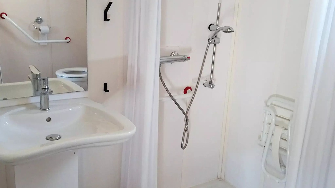 Photo of Bathroom in Savignac-les-Ormeaux