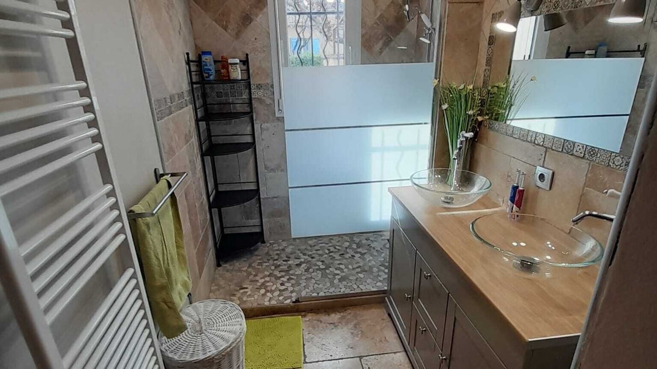 Photo of Bathroom in Entrechaux
