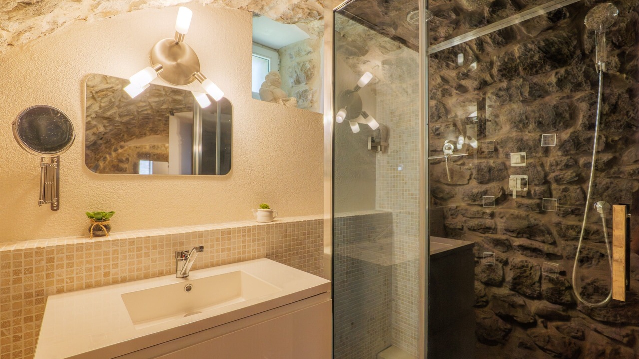 Photo of Bathroom in Saint-Alban-sous-Sampzon