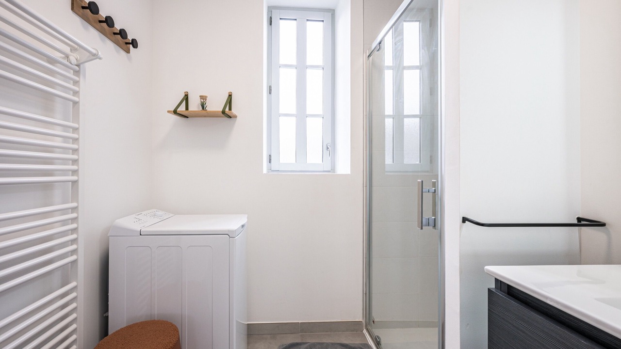 Photo of Bathroom in Albertville