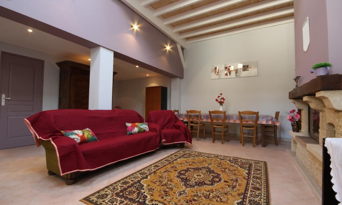 Photo of Livingroom in La Chapelle-de-Bragny