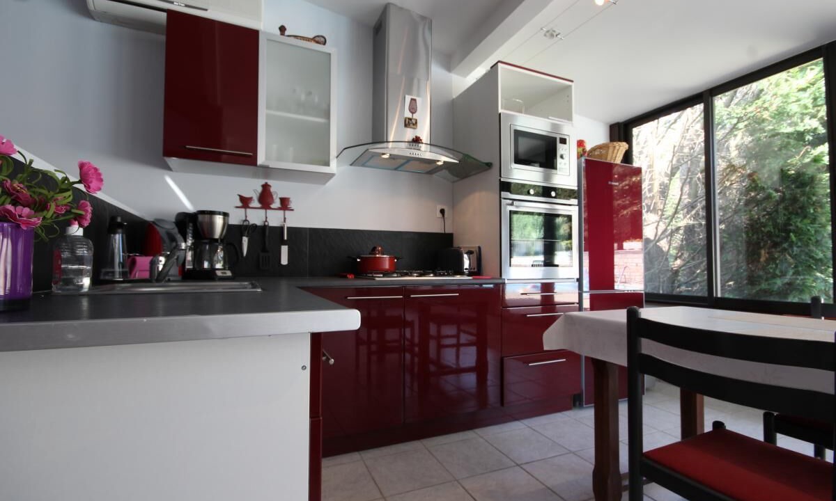 Photo of Kitchen in La Chapelle-de-Bragny