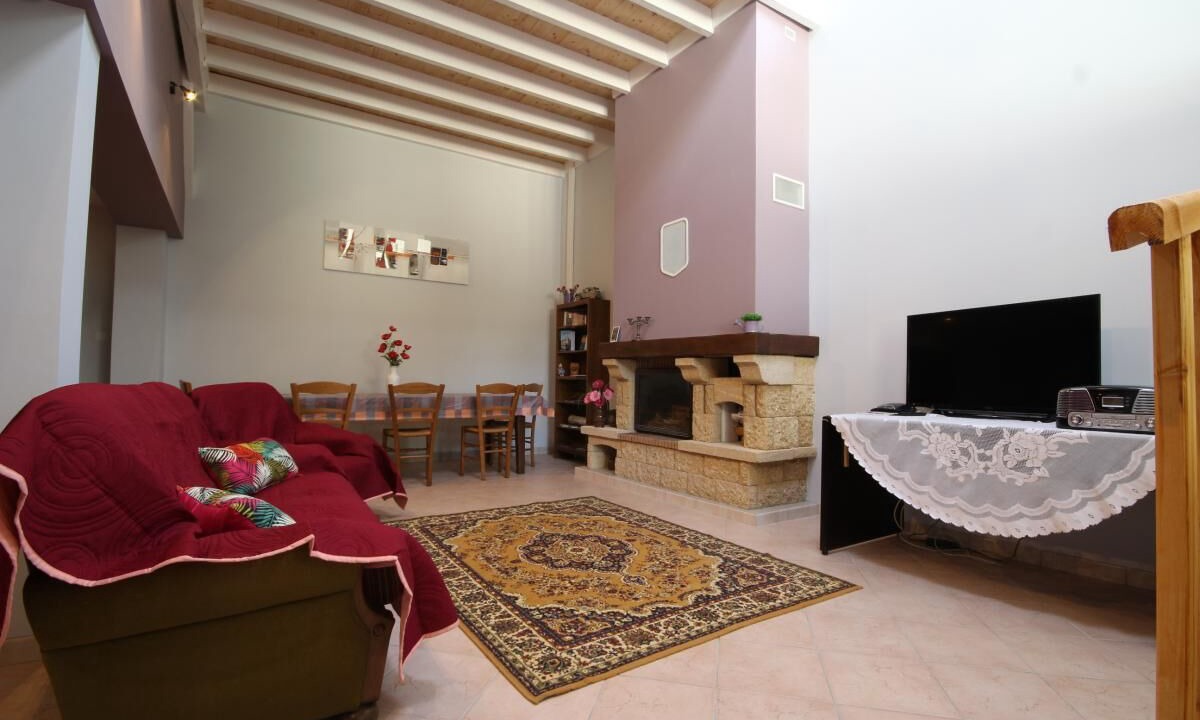 Photo of Livingroom in La Chapelle-de-Bragny