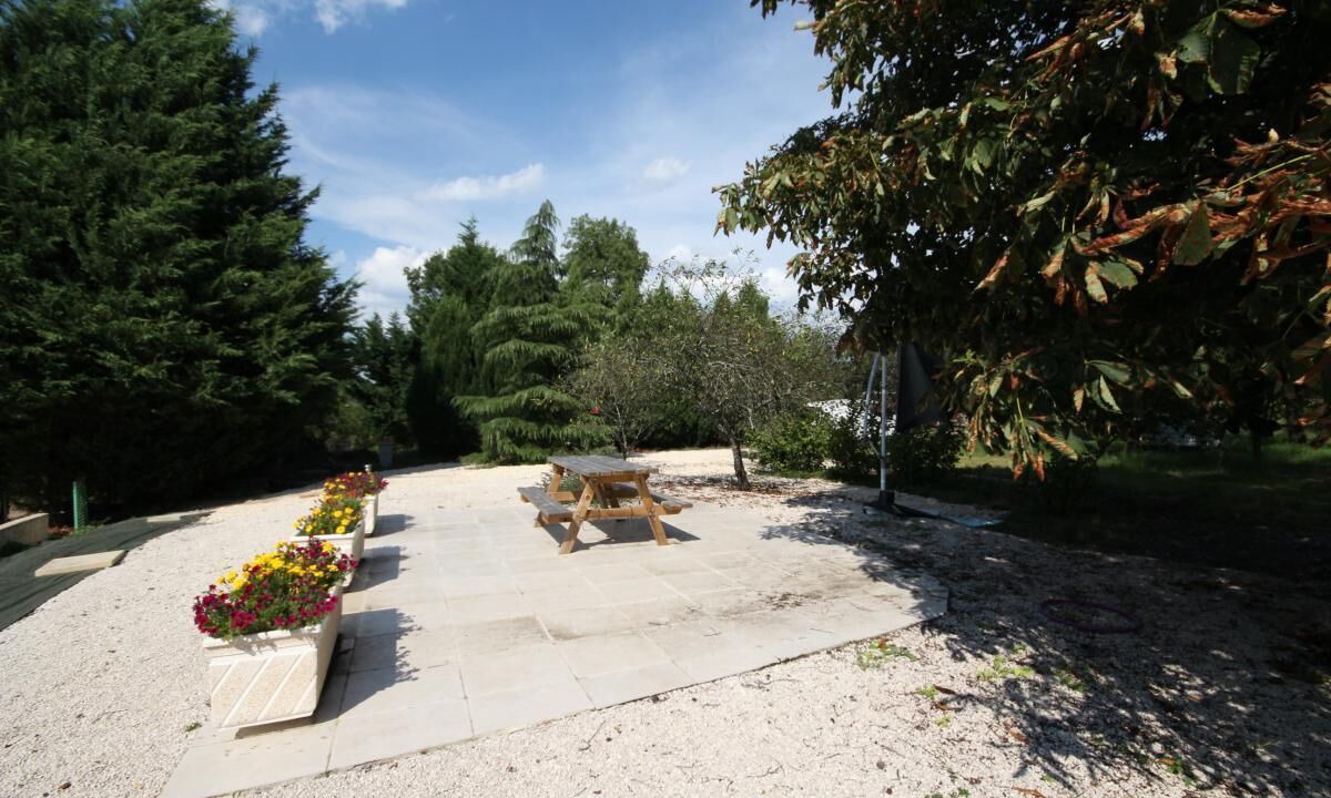 Photo of Outdoor in La Chapelle-de-Bragny