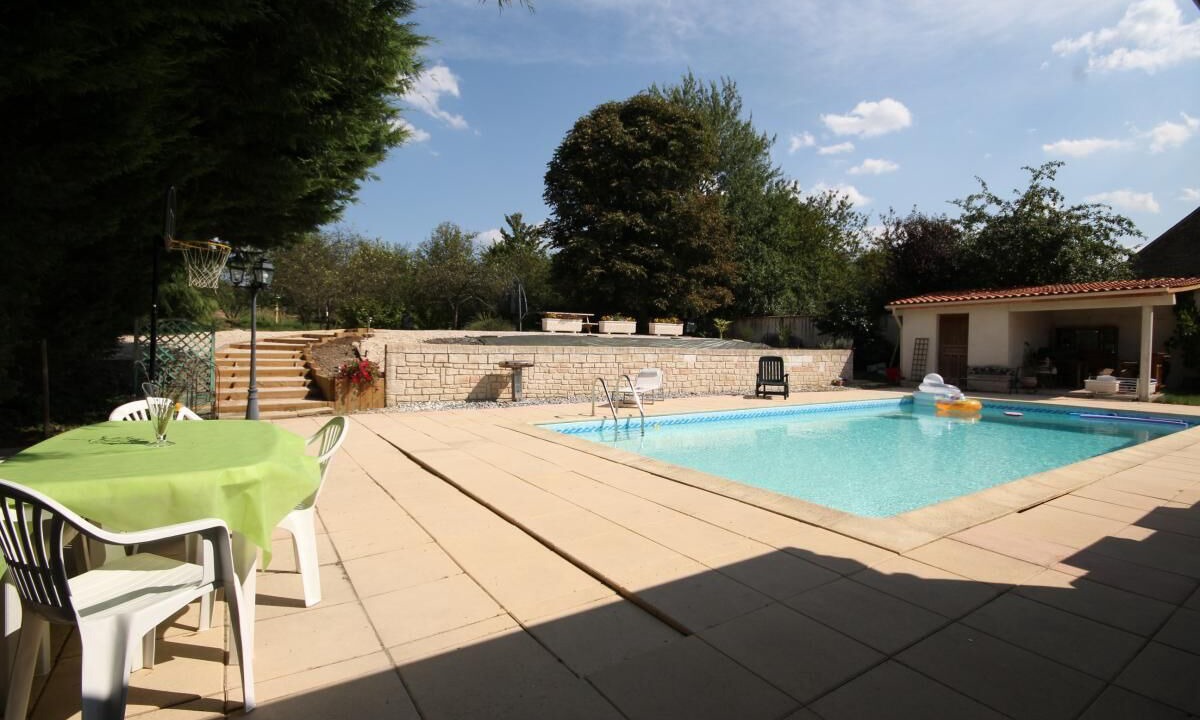 Photo of Outdoor in La Chapelle-de-Bragny