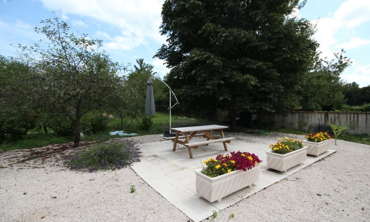 Photo of Outdoor in La Chapelle-de-Bragny