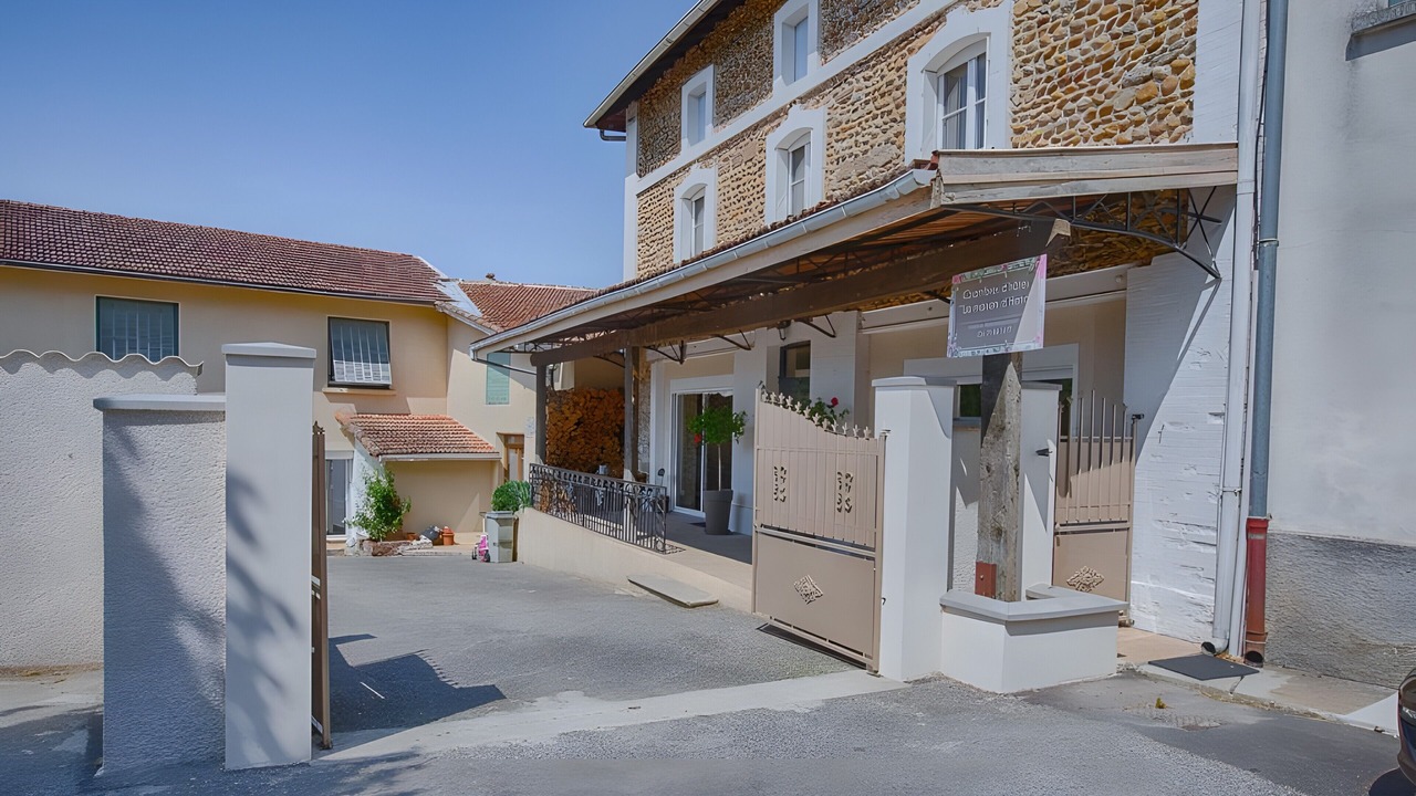 Photo of Outdoor in Saint-Bonnet-de-Valclerieux