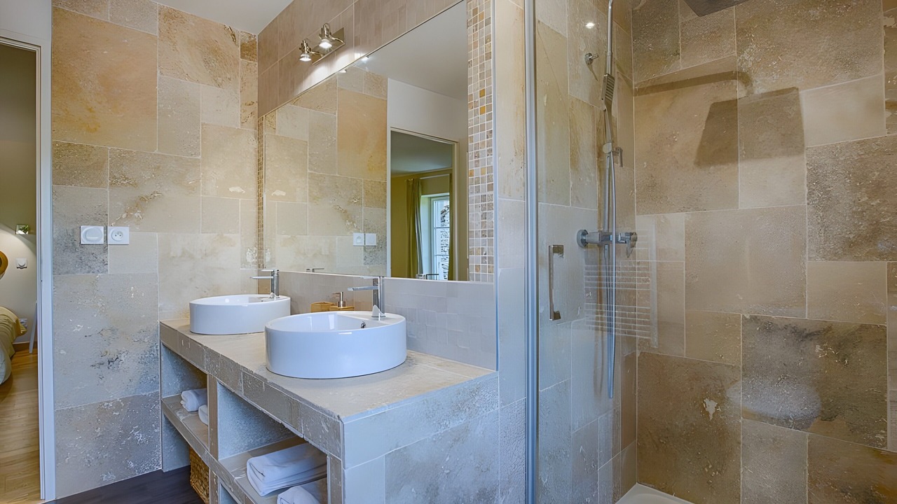 Photo of Bathroom in Saint-Bonnet-de-Valclerieux